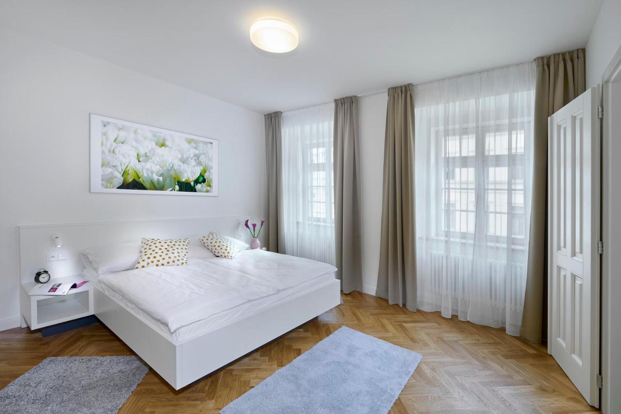 Downtown Suites Mala Strana Praga Esterno foto