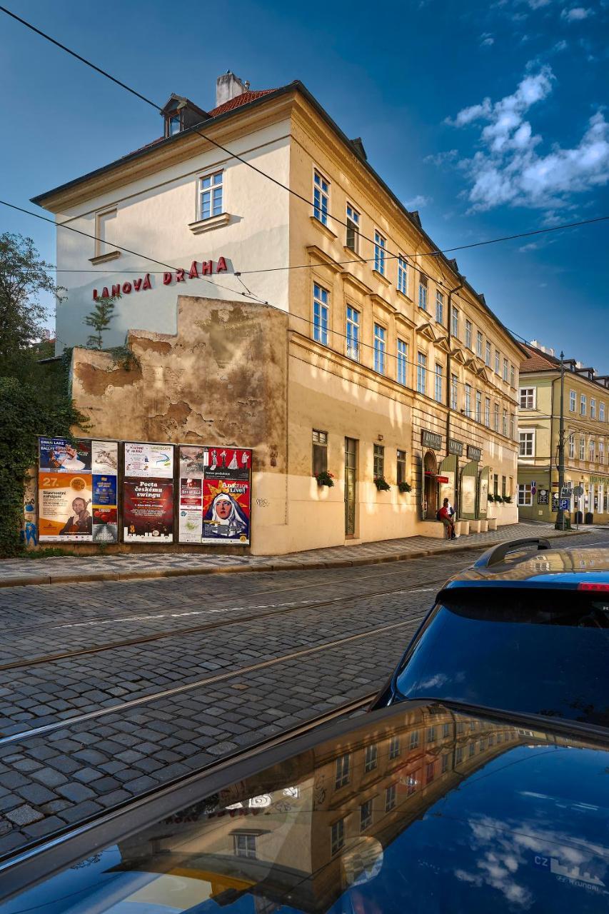 Downtown Suites Mala Strana Praga Esterno foto